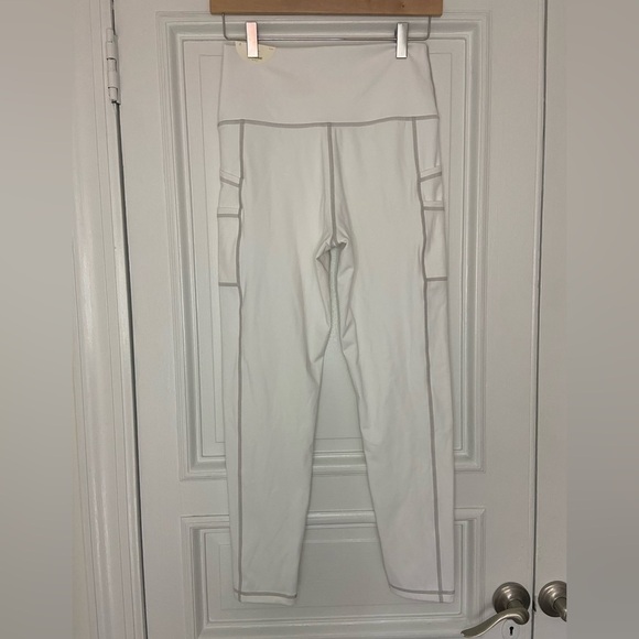 NWT Offline By Aerie Goals 7/8 Active Workout Running White Pocket Leggings - Picture 1 of 12